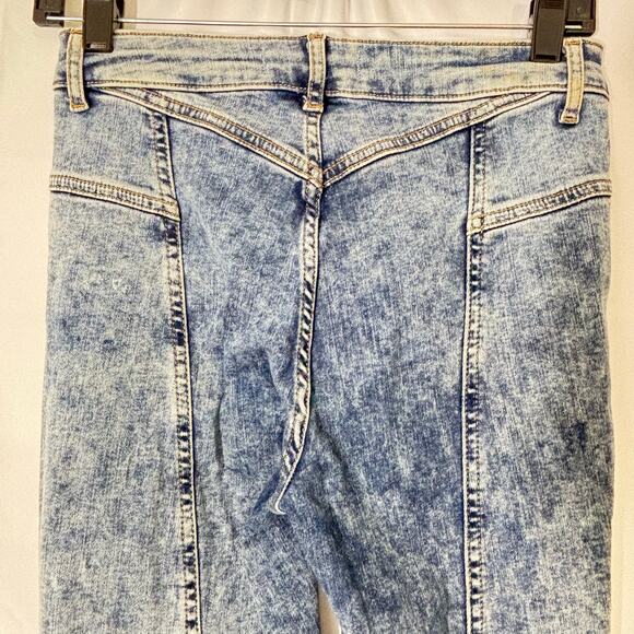 We the Free Free People Acid Wash High Rise Distressed Jeans 27 No back pockets - Picture 5 of 5